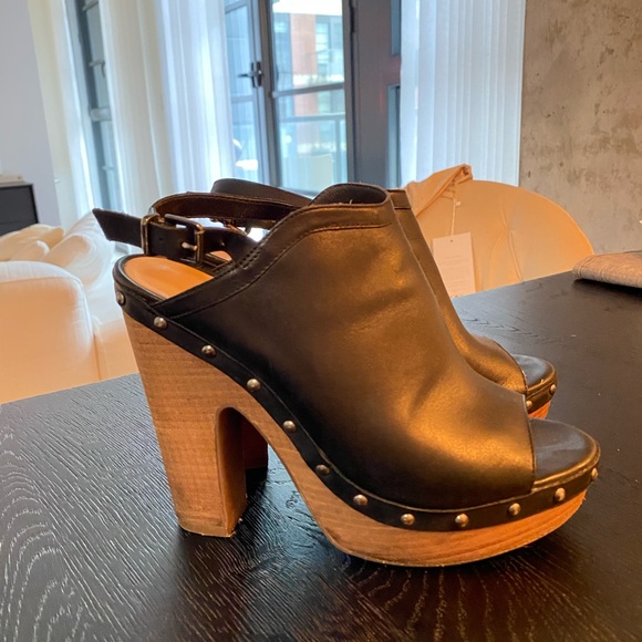 Jessica Simpson platform 37 (usually a 38 so made big) - Picture 4 of 4